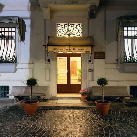 Monte Marsicano Hotel Пескасероли Екстериор снимка