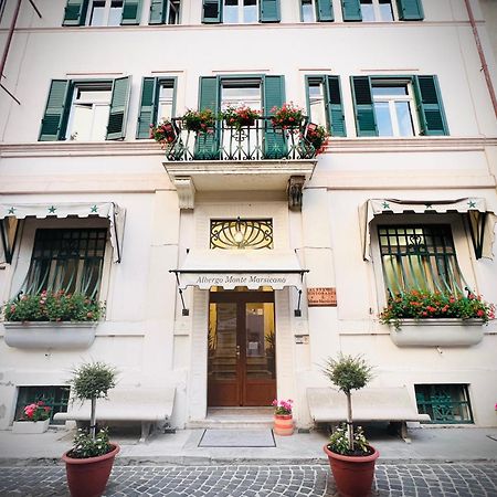 Monte Marsicano Hotel Пескасероли Екстериор снимка