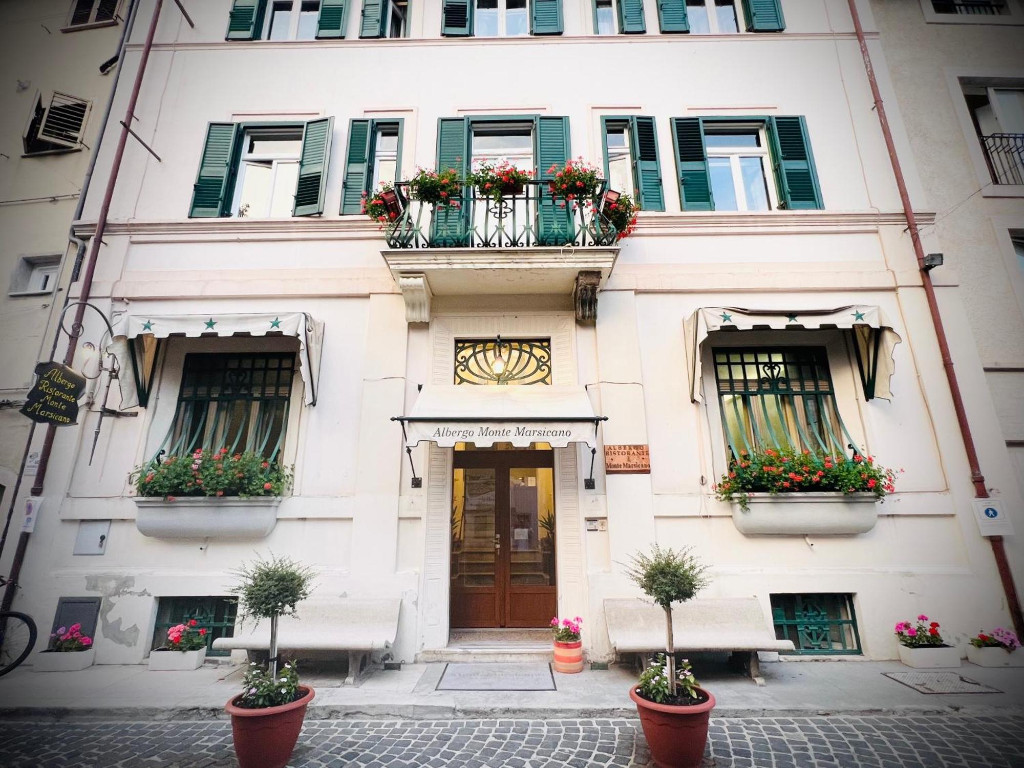 Monte Marsicano Hotel Пескасероли Екстериор снимка